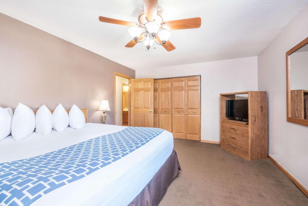 Days Inn By Wyndham Spearfish Bagian luar foto